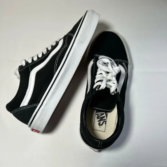 NWOT Vans Old Skool Black and White Classic Shoes Unisex Women’s 8.5 Men’s 7 - Picture 9 of 11